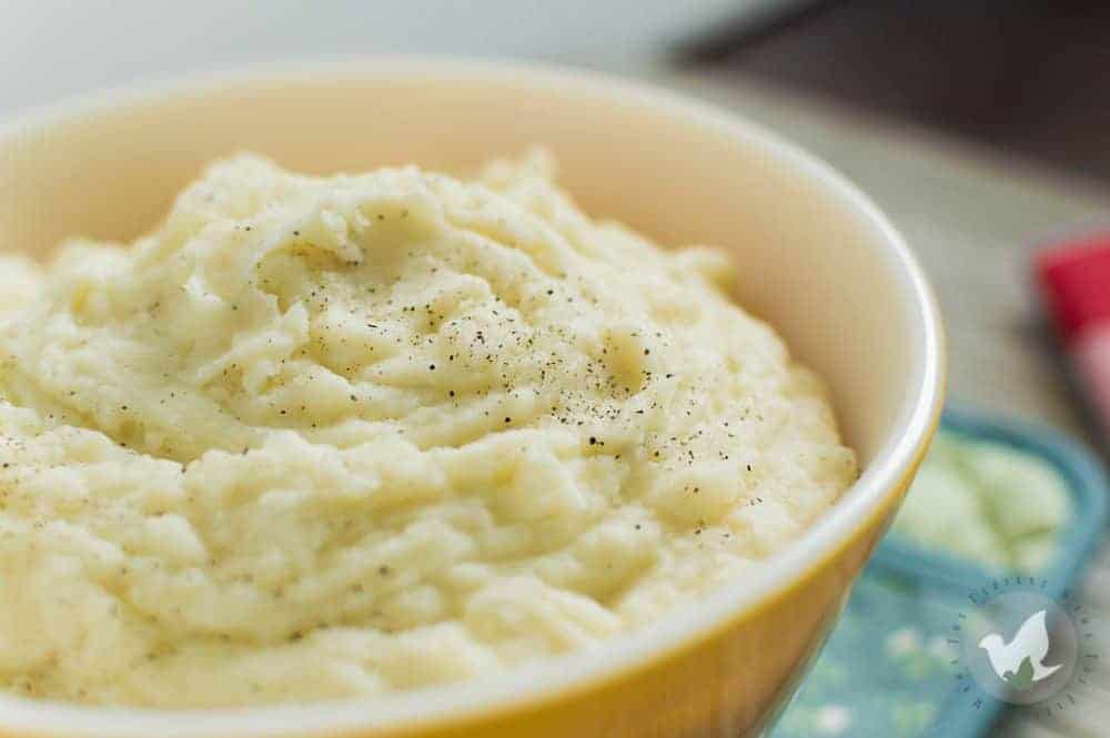 Pressure Cooker Garlic Mashed Potatoes- The Fervent Mama - These Pressure Cooker Garlic Mashed Potatoes are flavor overload to the max! 