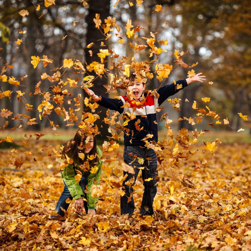 Alternative Halloween Activities for Christians - The Fervent Mama: This massive list of Family Fall Activites will bring so much fun to your family! Whether you're looking for alternative Halloween activities, or just searching for some more ideas to ring in the Fall season, this list is for you! #ChristianHalloween #alternativeHalloween
