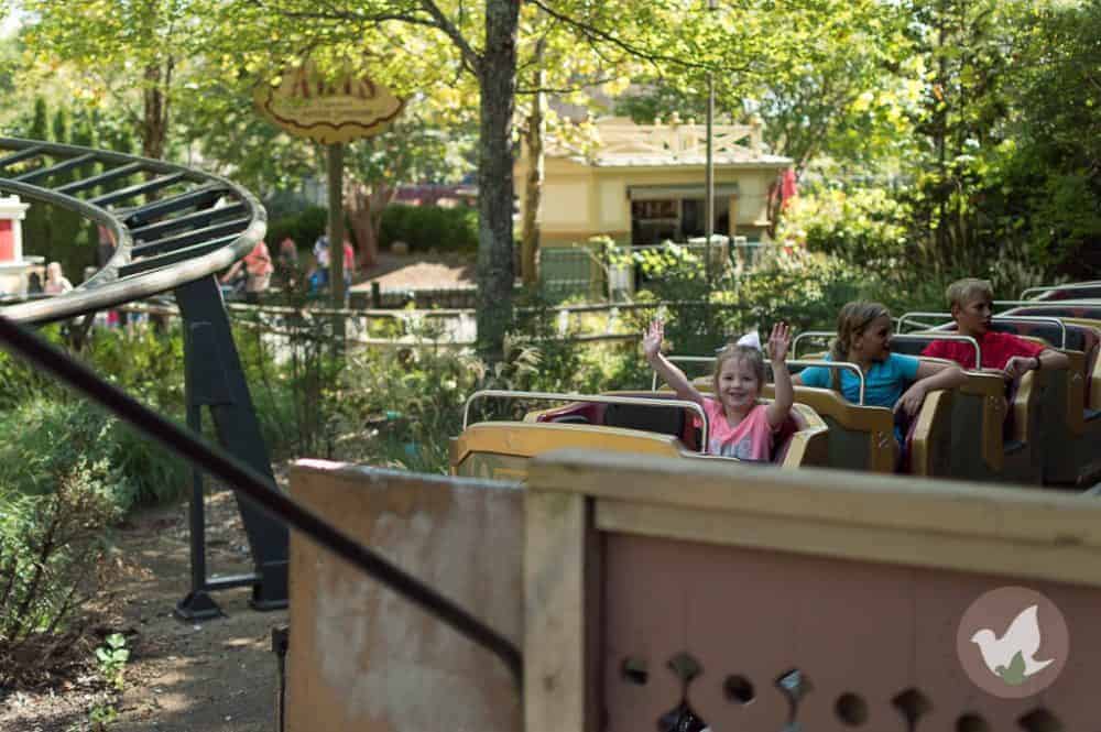 15 Silver Dollar City Tips, Tricks and Hacks - The Fervent Mama: The only thing I can complain about is the weather; I do wish it was a tad bit cooler. 15 Silver Dollar City Tips, Tricks, and Hacks to make your trip great