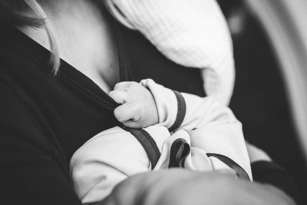 Breastfeeding Tips for New Moms: The Fervent Mama - Breastfeeding is a great time for you to bond with your baby, so don't allow it to become something that is a burden. What breastfeeding tips do you have? #breastfeedingtips #breastfeeding #newmom