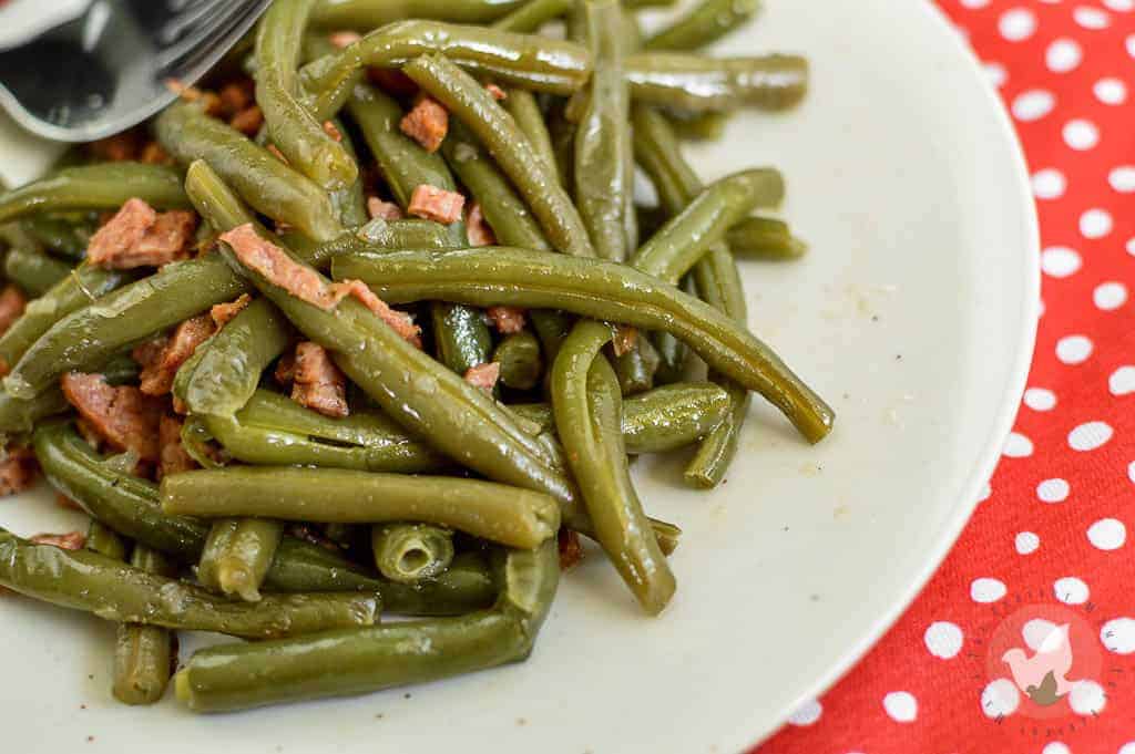 Instant Pot Green Beans - The Fervent Mama: I was working on my Instant Pot baby food the other day and it hit me, Instant Pot Green Beans! Southern style and yummy! I know the whole family will enjoy! #pressurecooker #instantpot #greenbeans