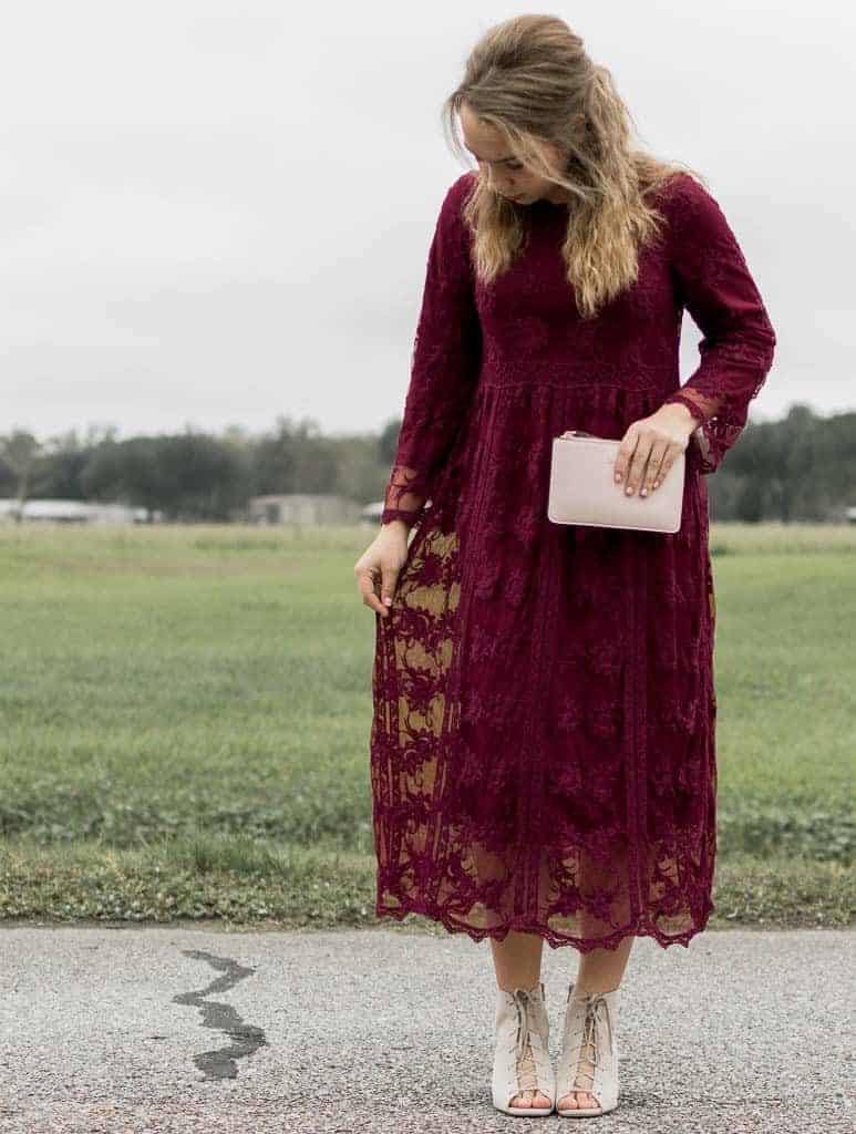 10 Online Modest Clothing Boutiques that won't disappoint! - TEN of our favorite Online Modest Clothing Boutiques that we absolutely love, and you will too! We aren't done with The Fervent Mama, but the Lord works in mysterious ways and I wholeheartedly believe that Lily Field Threads - your new favorite online modest clothing boutique- is His will. 
